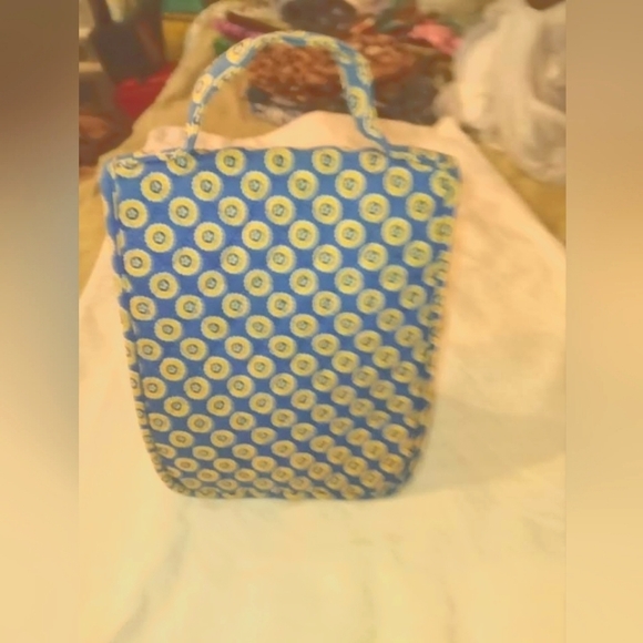 Vera Bradley lunch bag. - Picture 2 of 5